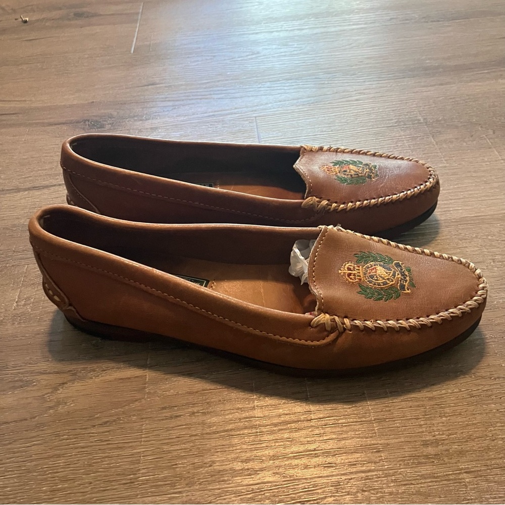 Ralph Lauren Tan Leather Embroidered Crest Loafers - Picture 8 of 9